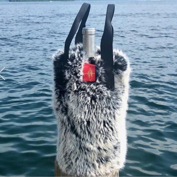 Pretty Rugged Gear Other - ⚡️NWOT⚡️Fur Wine Tote
